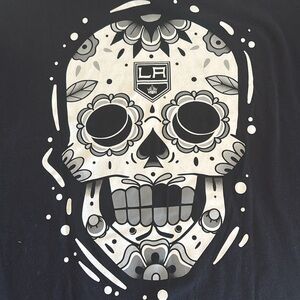 Spectacular L.A. Kings NHL DÍA DE LOS MUERTOS HOCKEY Shirt - Extra Large